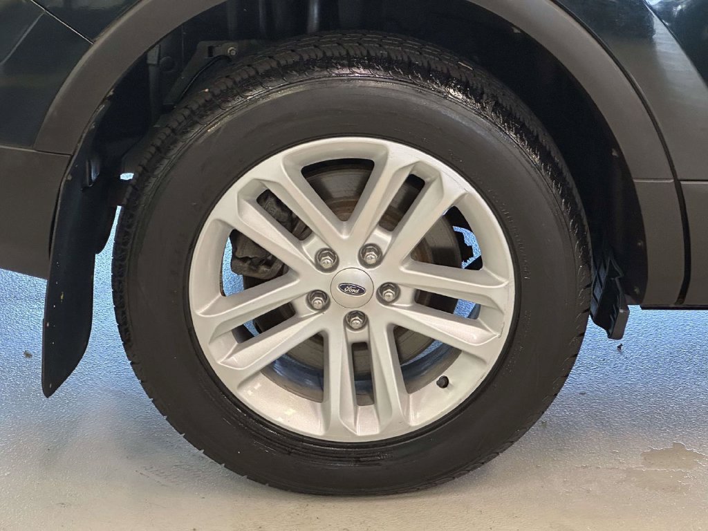Used 2015 Ford Explorer XLT w/ Equipment Group 202A AWD/4WD image 7