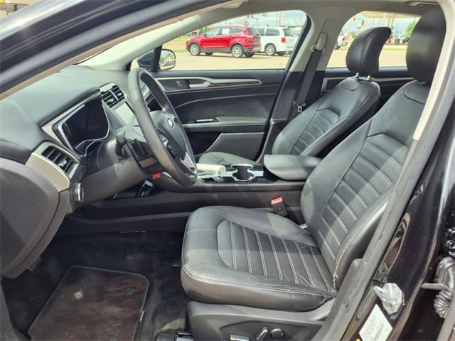 Used 2015 Ford Fusion SE w/ Equipment Group 202A image 21