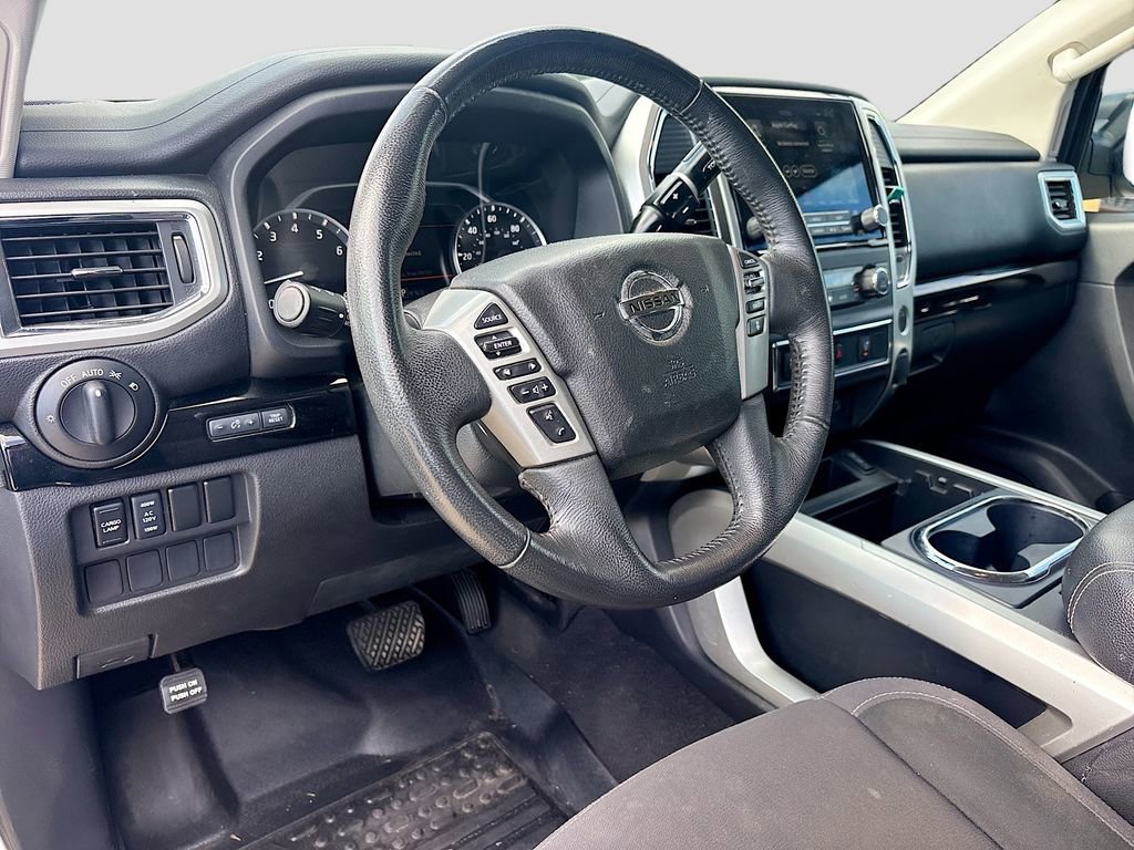 Used 2021 Nissan Titan SV w/ SV Convenience Package AWD/4WD image 9