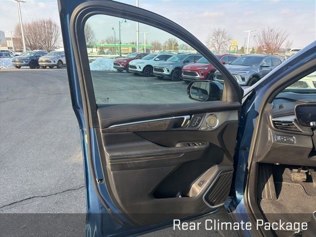 Used 2025 Buick Enclave Avenir w/ Super Cruise Package image 31