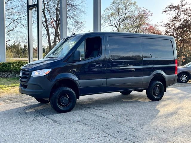 Used 2024 Mercedes-Benz Sprinter 2500 image 2
