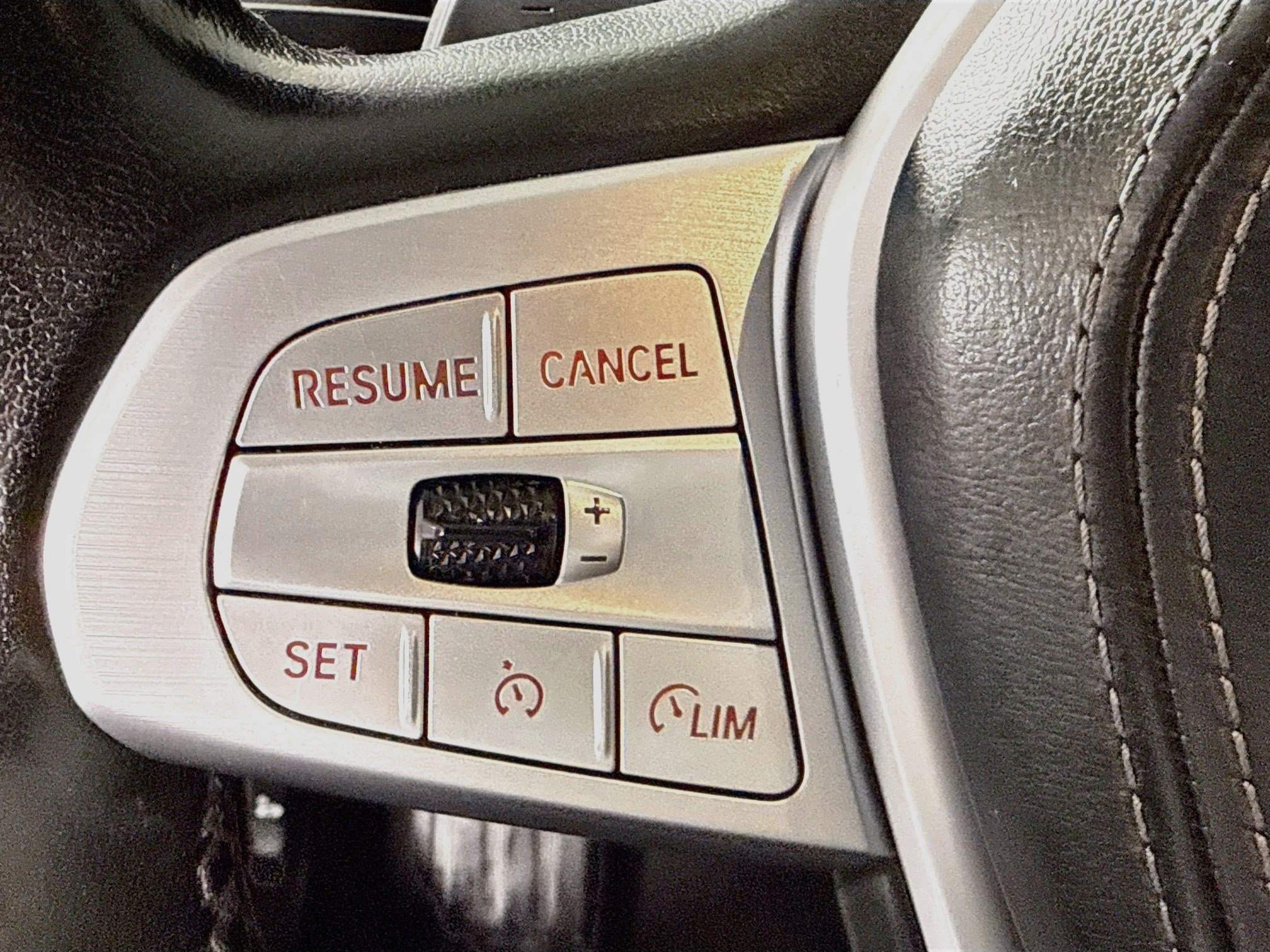 Used 2022 BMW 740i RWD image 14