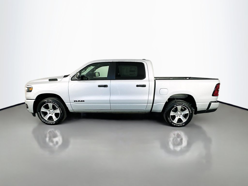 New 2026 RAM 1500 Express RWD image 4