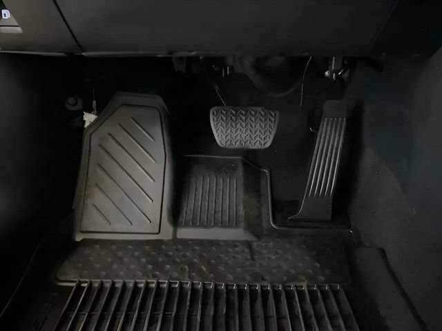 Used 2024 Toyota Highlander Limited AWD/4WD image 30