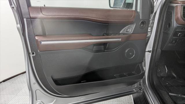Used 2023 Ford Expedition Max Limited RWD image 12