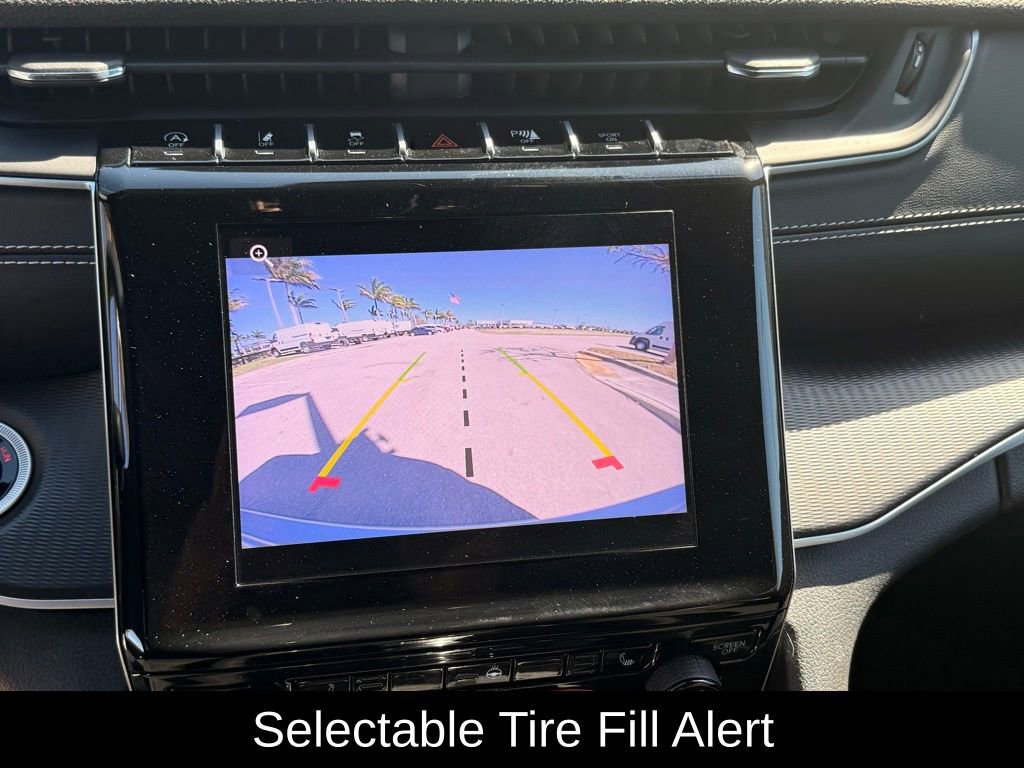 Used 2023 Jeep Grand Cherokee Altitude image 15