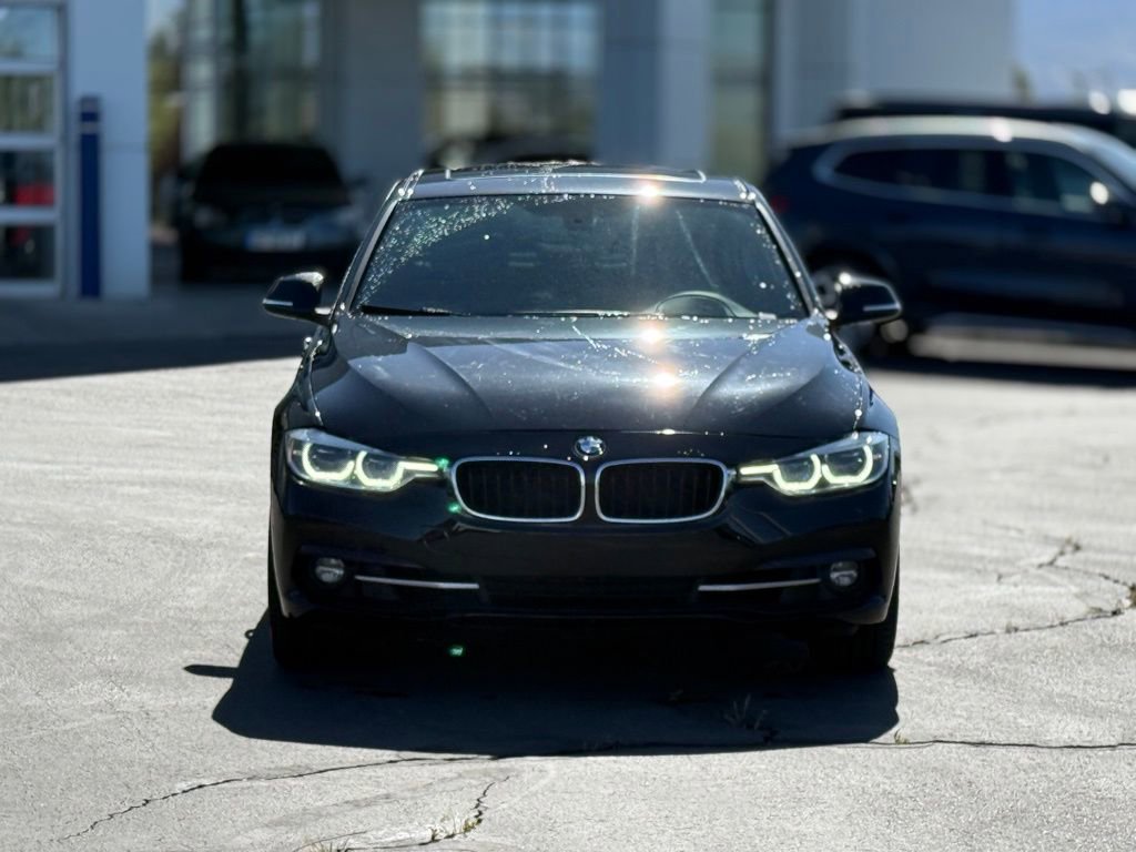 Used 2018 BMW 330i xDrive Sedan AWD/4WD image 2