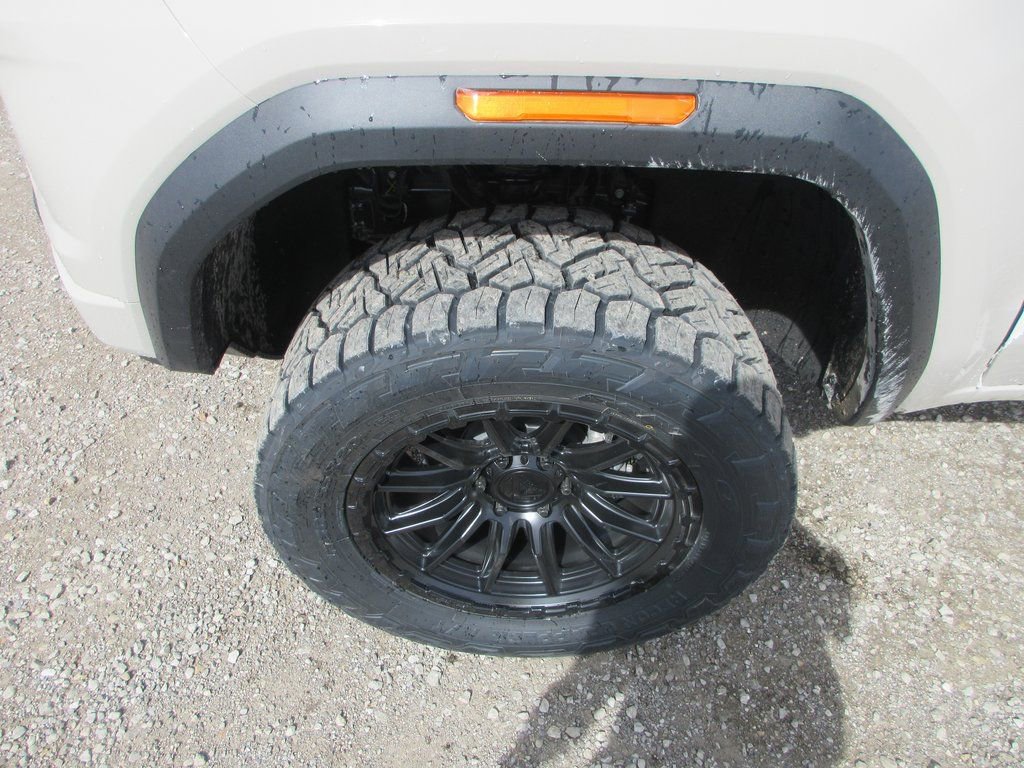 New 2026 GMC Canyon AT4 image 11