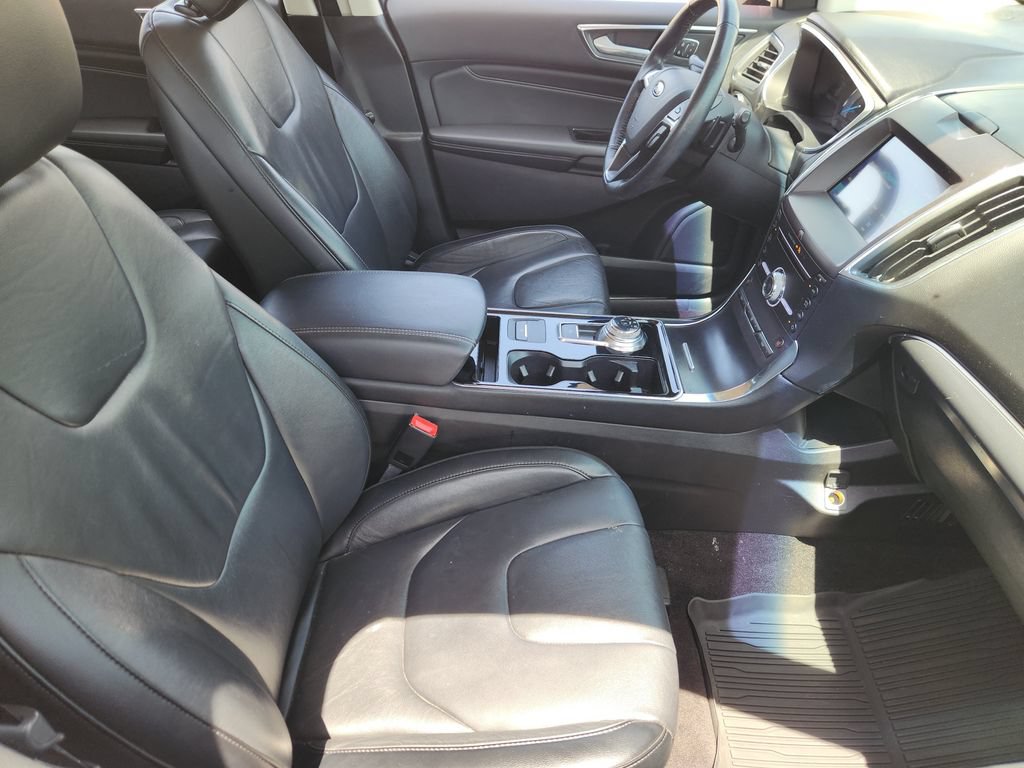 Used 2019 Ford Edge Titanium AWD/4WD image 11