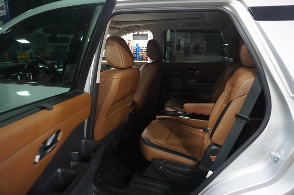 Used 2023 Nissan Pathfinder Platinum AWD/4WD image 14
