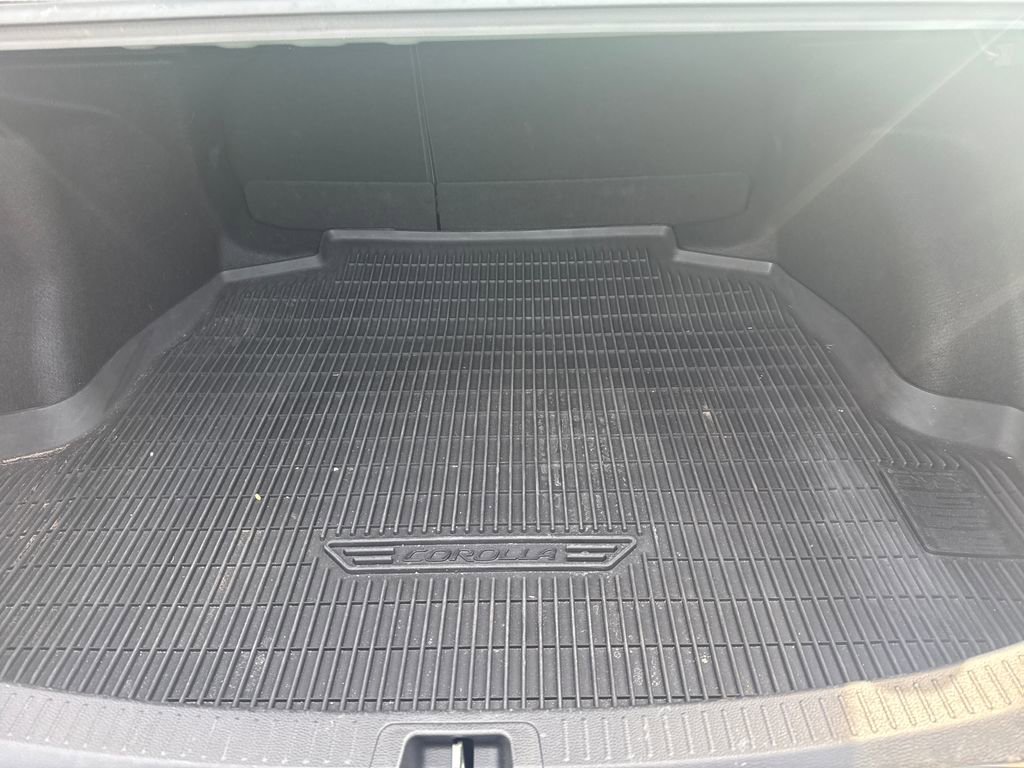 Used 2022 Toyota Corolla LE FWD image 10