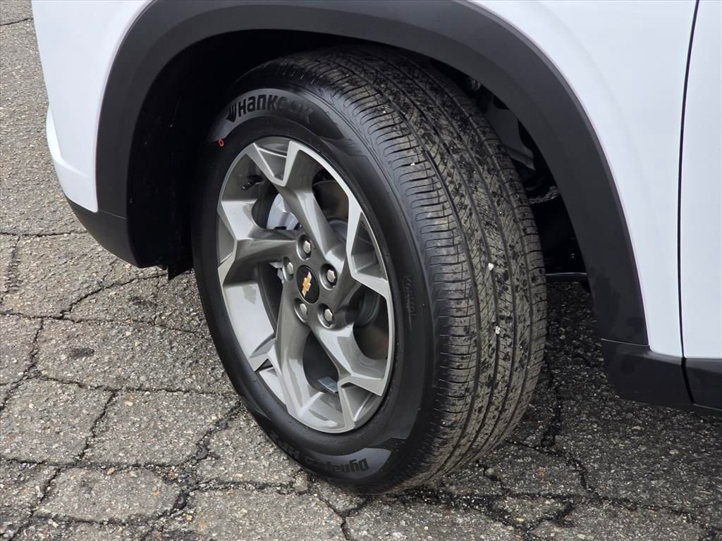 New 2026 Chevrolet Trax LT w/ Driver Confidence Package FWD image 22