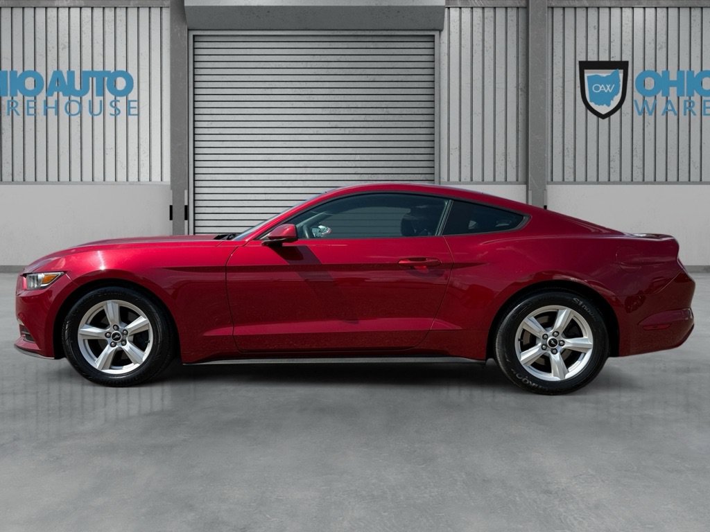 Used 2017 Ford Mustang Coupe RWD image 4