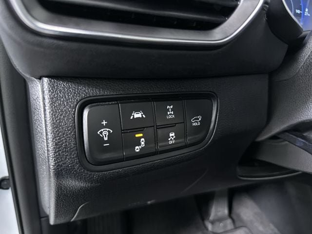 Used 2019 Hyundai Santa Fe AWD w/ Cargo Package image 18
