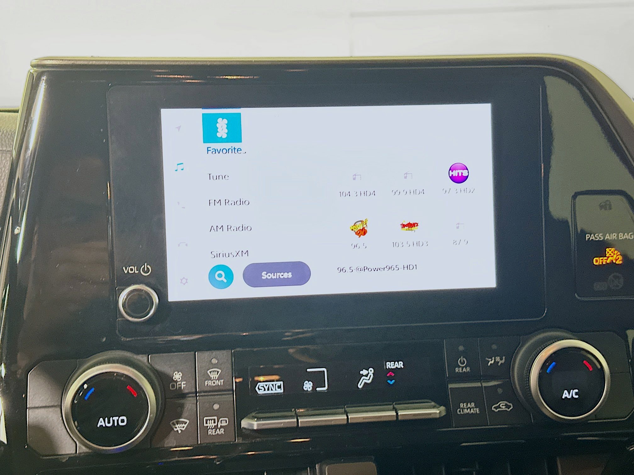 Used 2023 Toyota Highlander L image 24