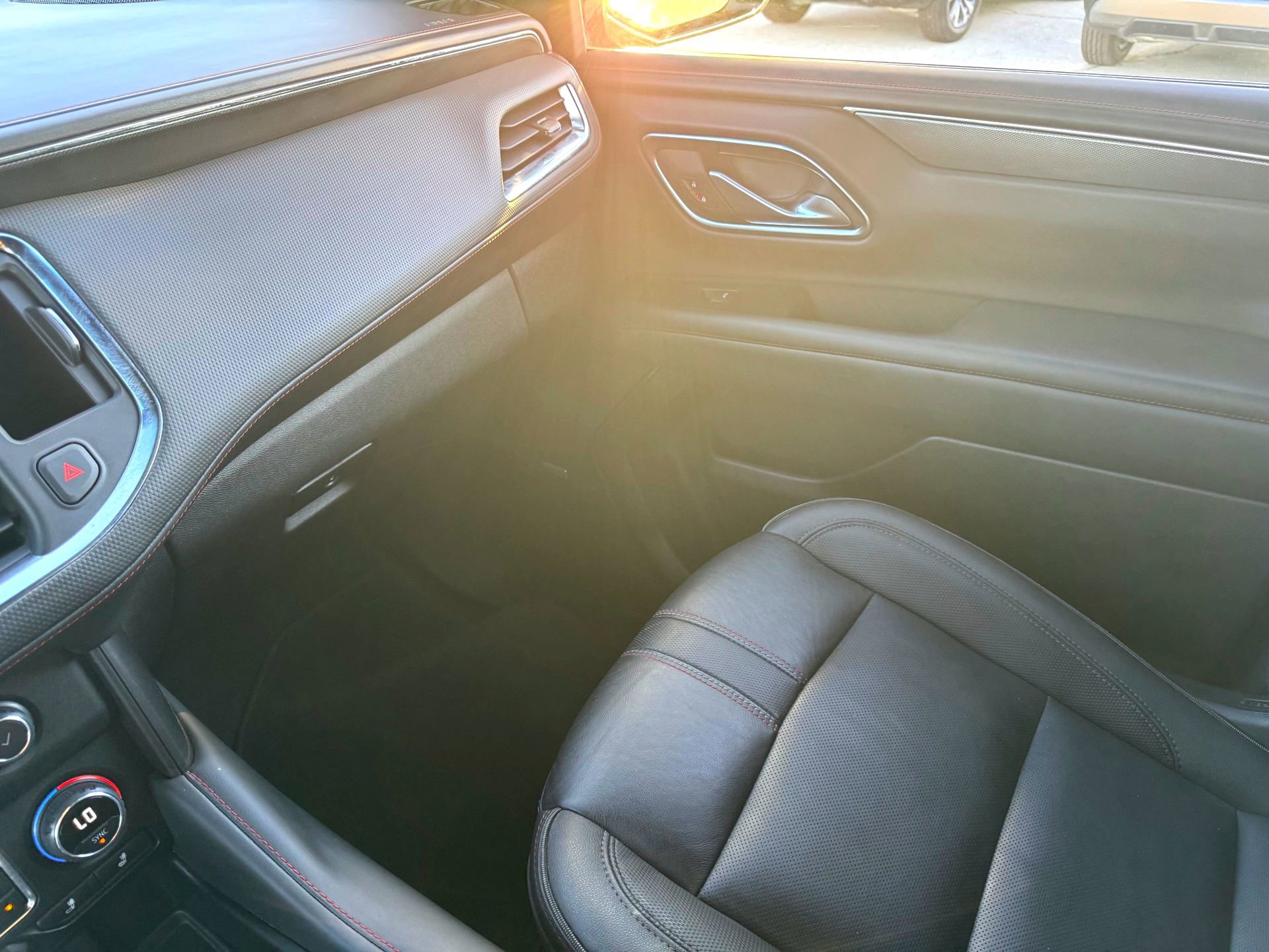 Used 2024 Chevrolet Suburban RST image 33