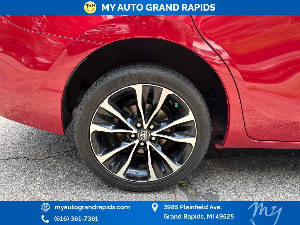 Used 2019 Toyota Corolla SE FWD image 32