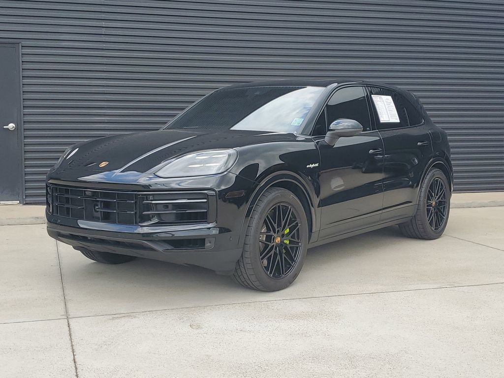 Certified 2025 Porsche Cayenne E-Hybrid image 1