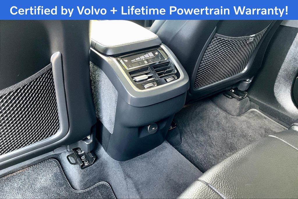 Certified 2025 Volvo XC90 B6 Plus image 31