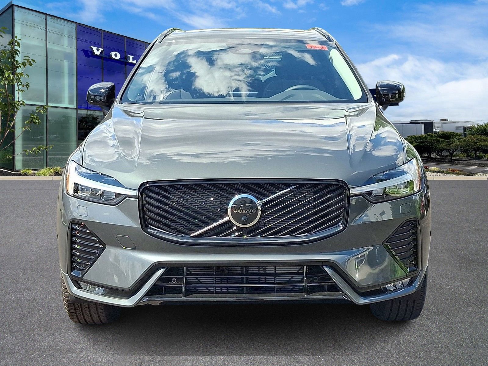New 2026 Volvo XC60 B5 Plus w/ Protection Package Premier image 2