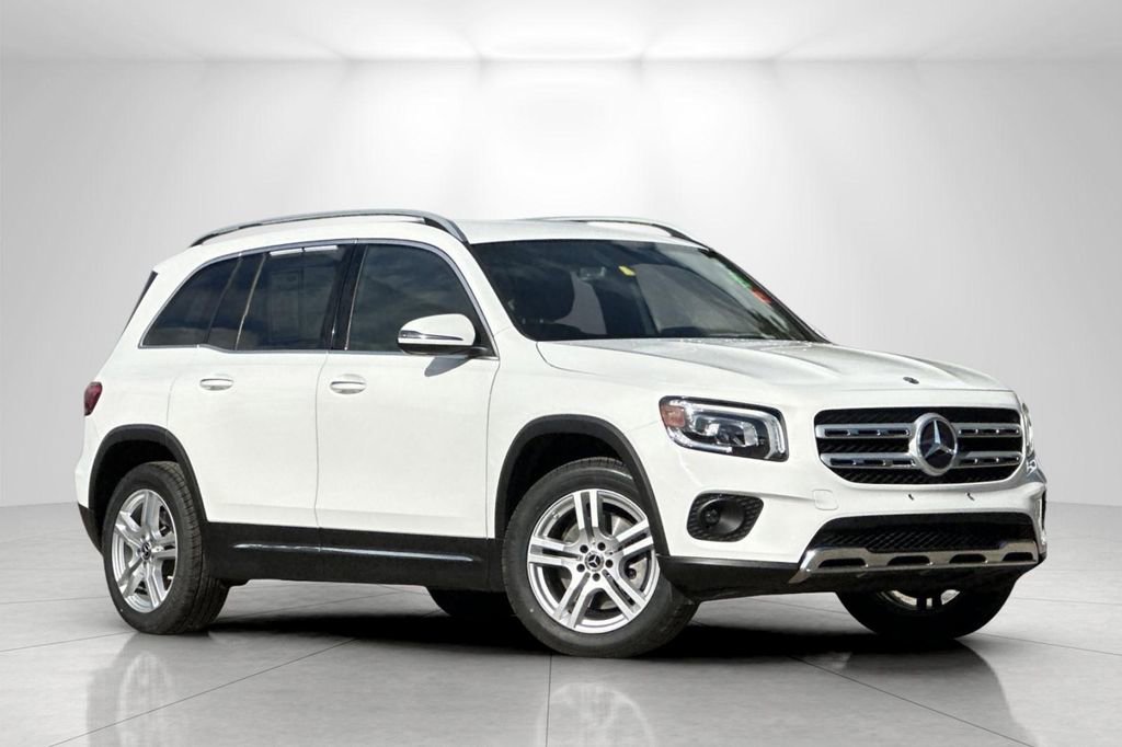 Used 2020 Mercedes-Benz GLB 250 4MATIC image 2