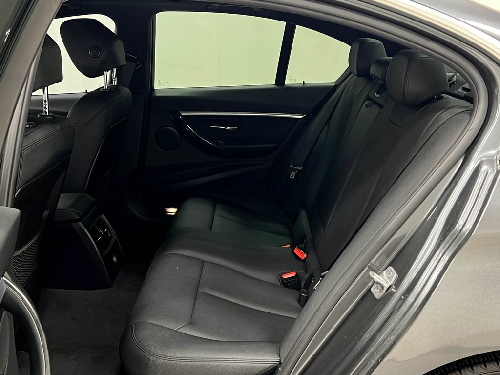 Used 2018 BMW 330e RWD image 32