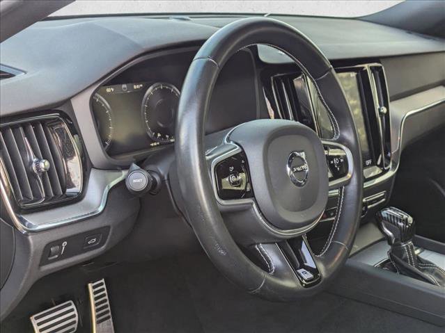 Used 2019 Volvo S60 T6 R-Design image 3