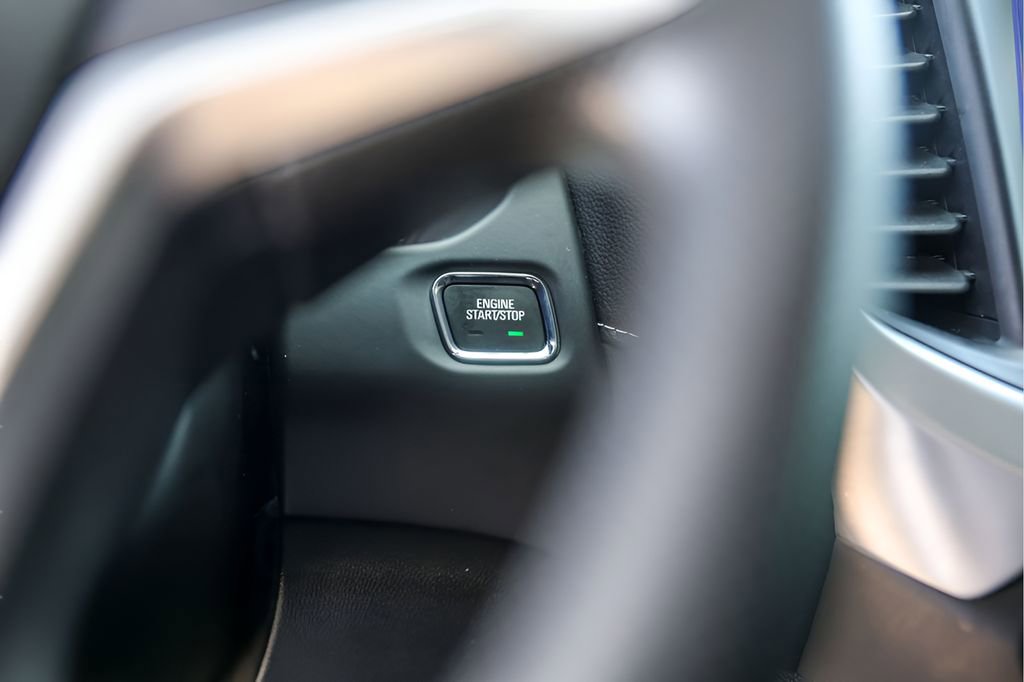 Used 2023 GMC Acadia SLE w/ Driver Convenience Package FWD image 21