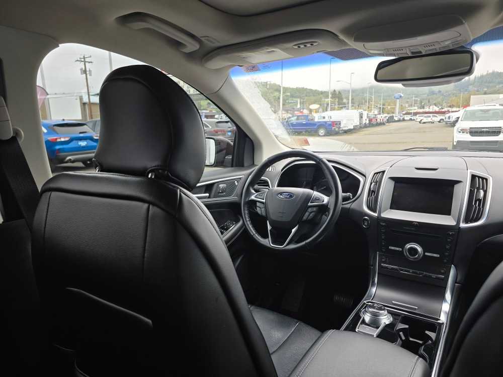 Used 2019 Ford Edge Titanium w/ Class II Trailer Tow Package image 10