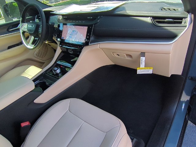 New 2026 Jeep Grand Cherokee Limited w/ Limited Altitude Package RWD image 37