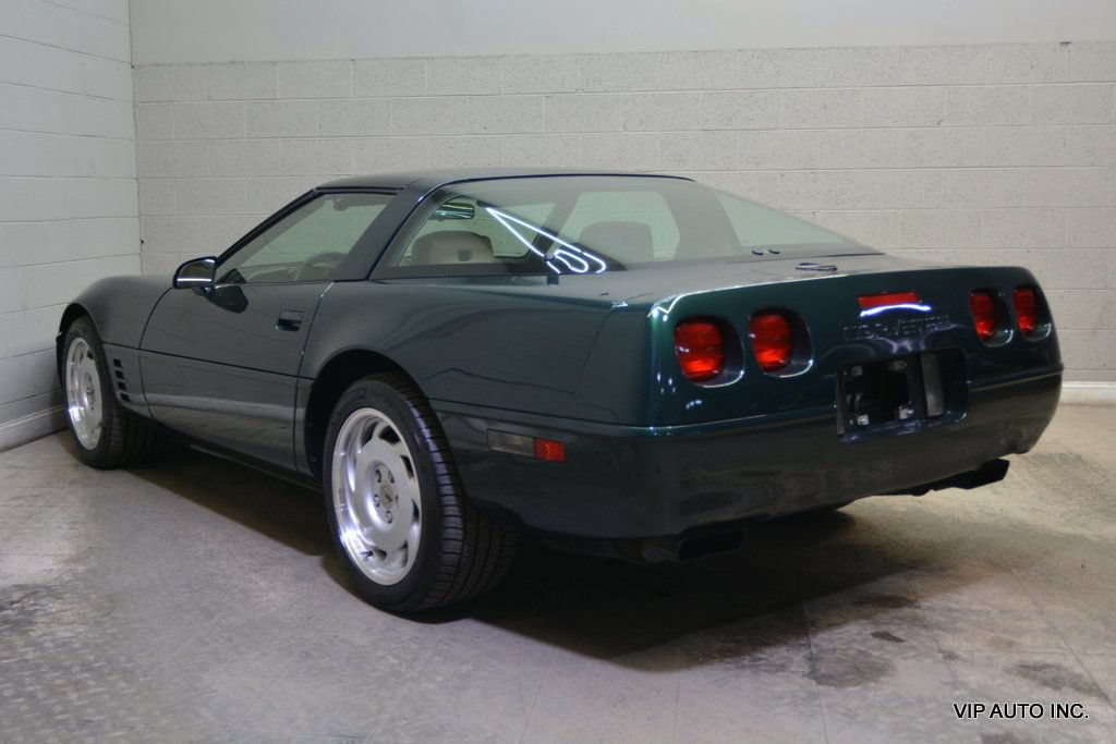 Used 1992 Chevrolet Corvette Coupe RWD image 4