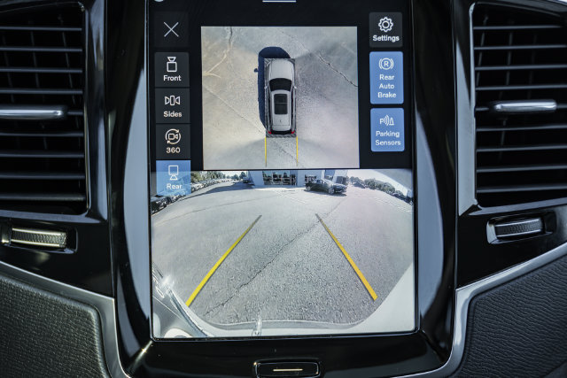 Certified 2025 Volvo XC90 B6 Plus w/ Protection Package Premier AWD/4WD image 43