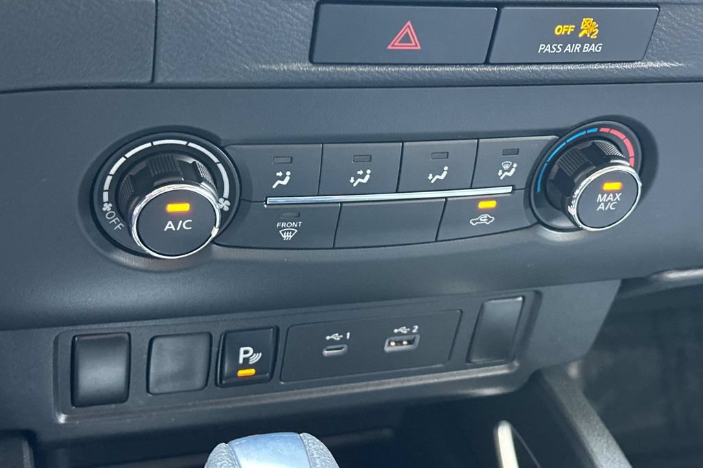 Used 2022 Nissan Frontier SV w/ Technology Package RWD image 19