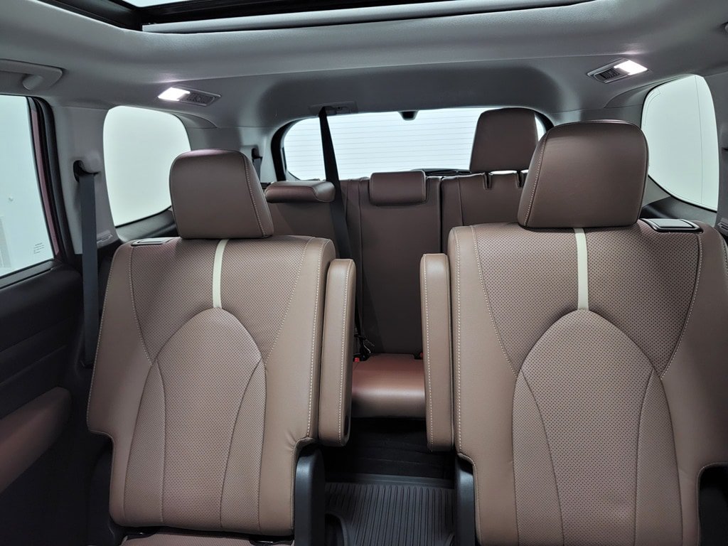 Certified 2025 Toyota Grand Highlander AWD image 13