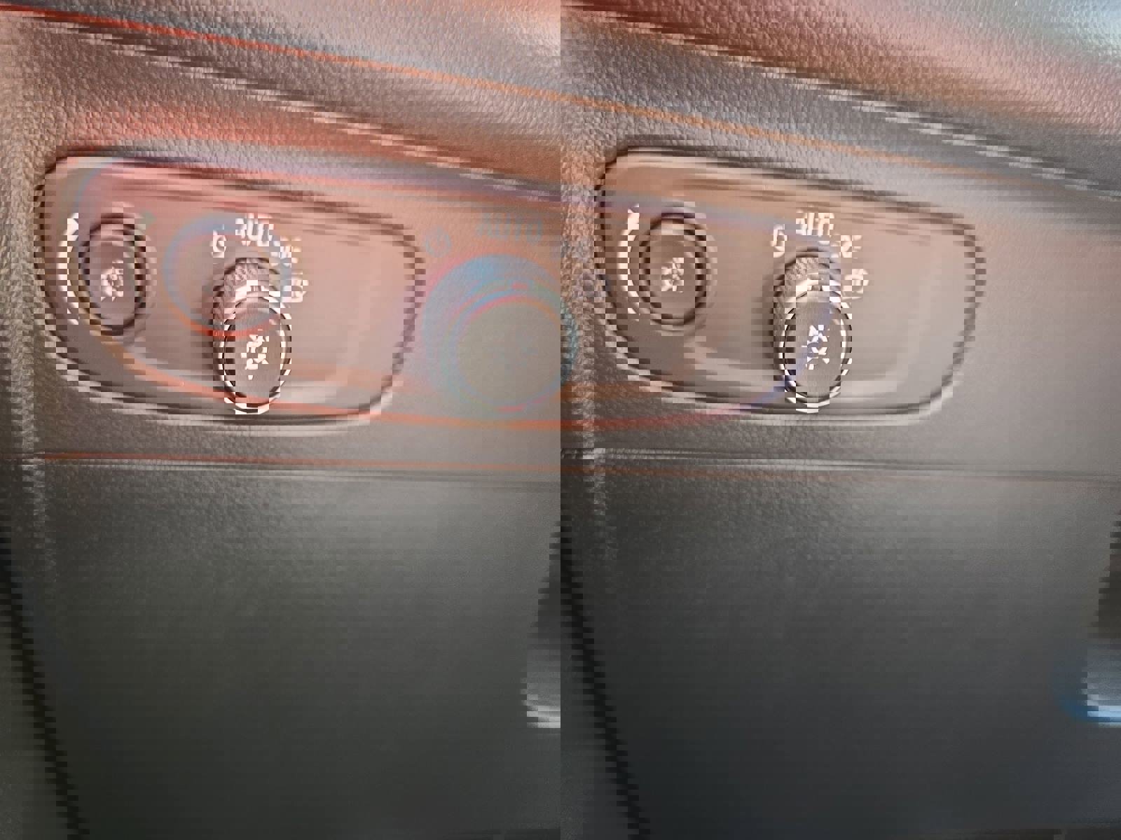 Used 2023 Buick Envision Essence w/ Sport Touring Package image 24