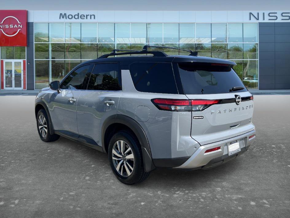 Certified 2025 Nissan Pathfinder SL FWD image 7