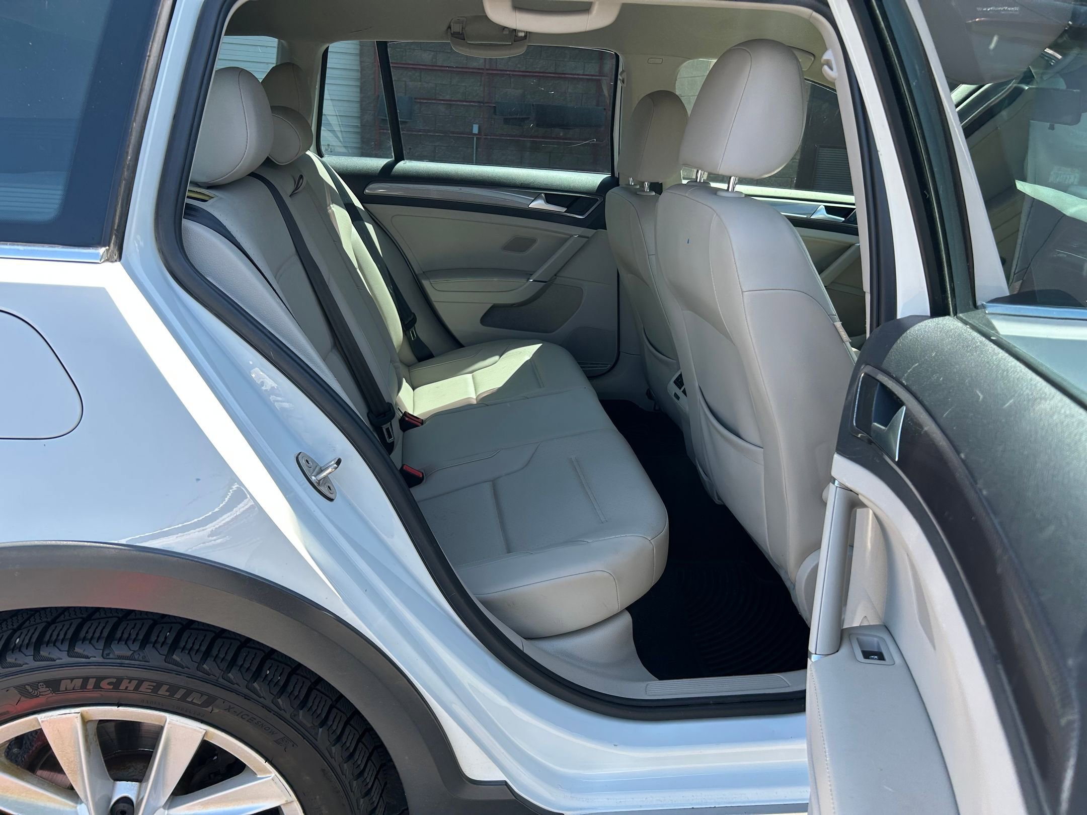 Used 2019 Volkswagen Golf Alltrack S AWD/4WD image 24