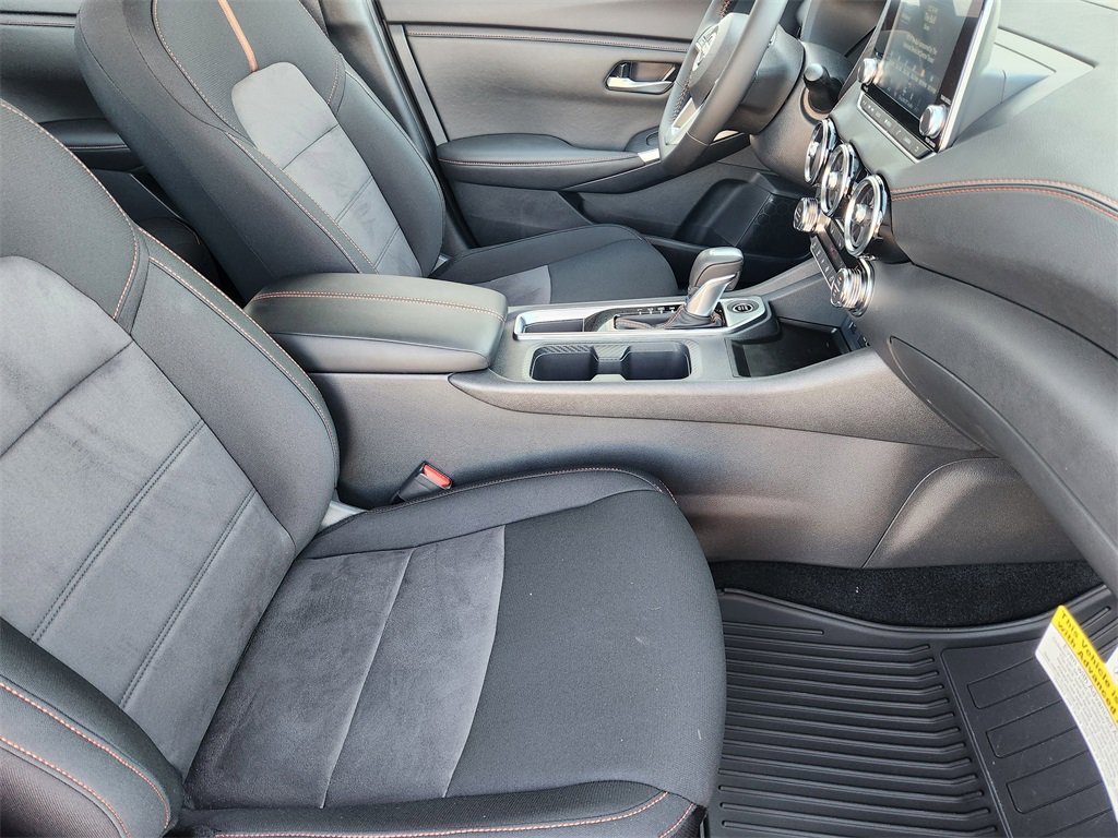 New 2025 Nissan Sentra SR image 10