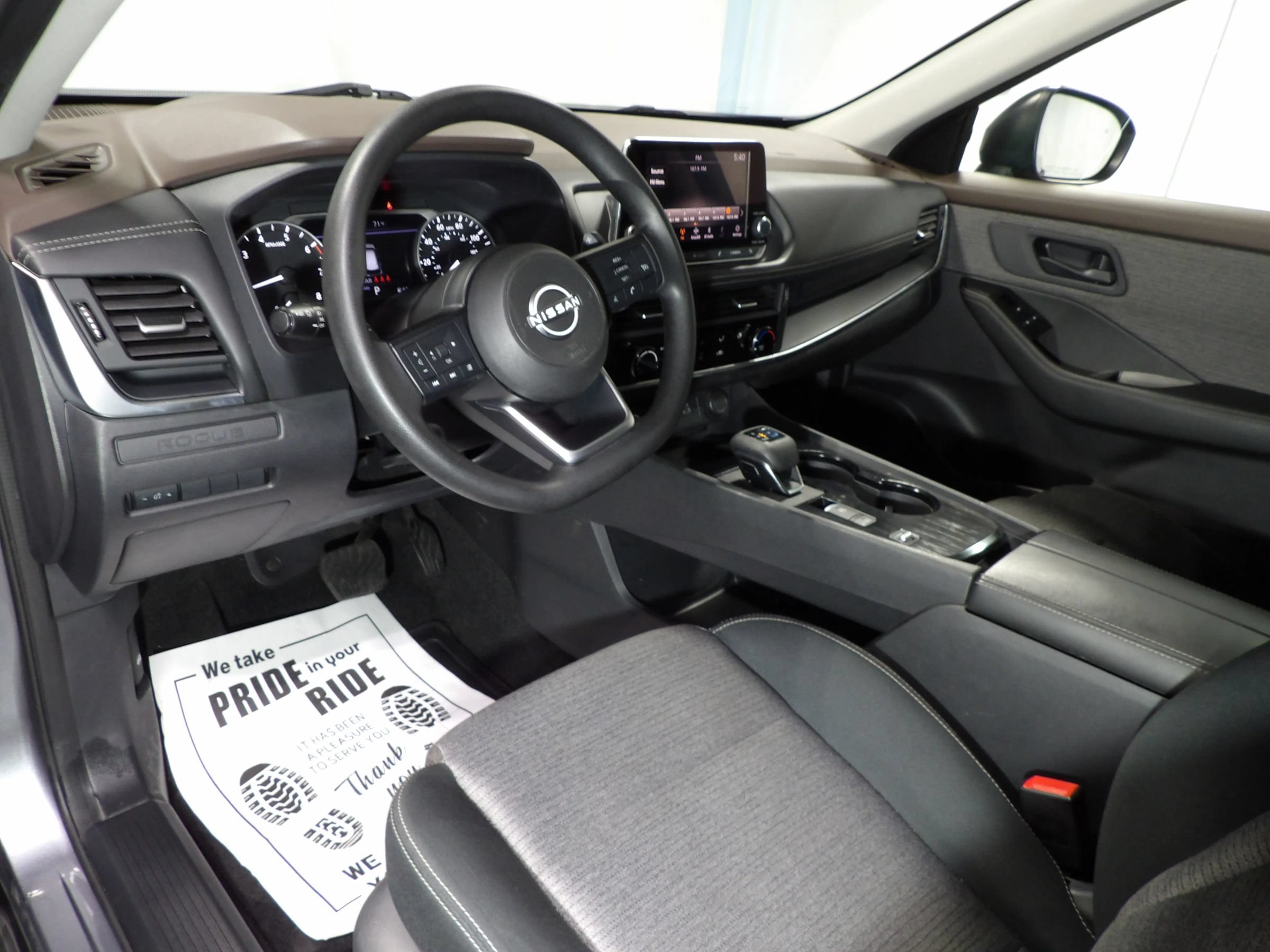 Used 2022 Nissan Rogue S FWD image 10