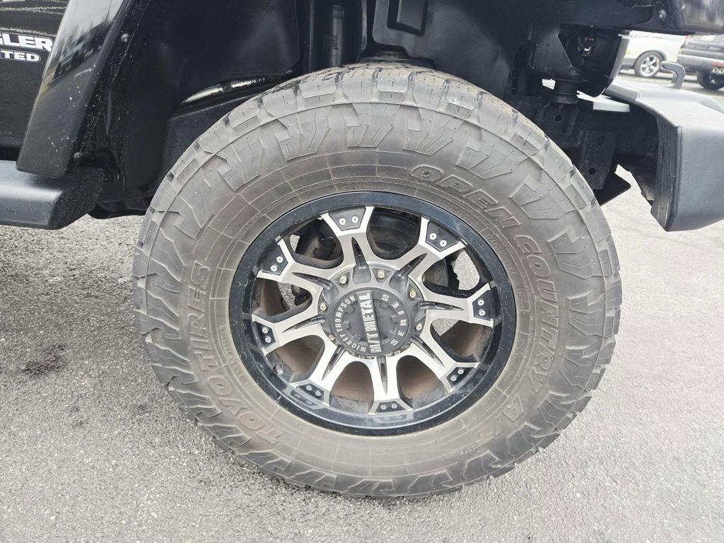 Used 2015 Jeep Wrangler Unlimited Sahara image 18