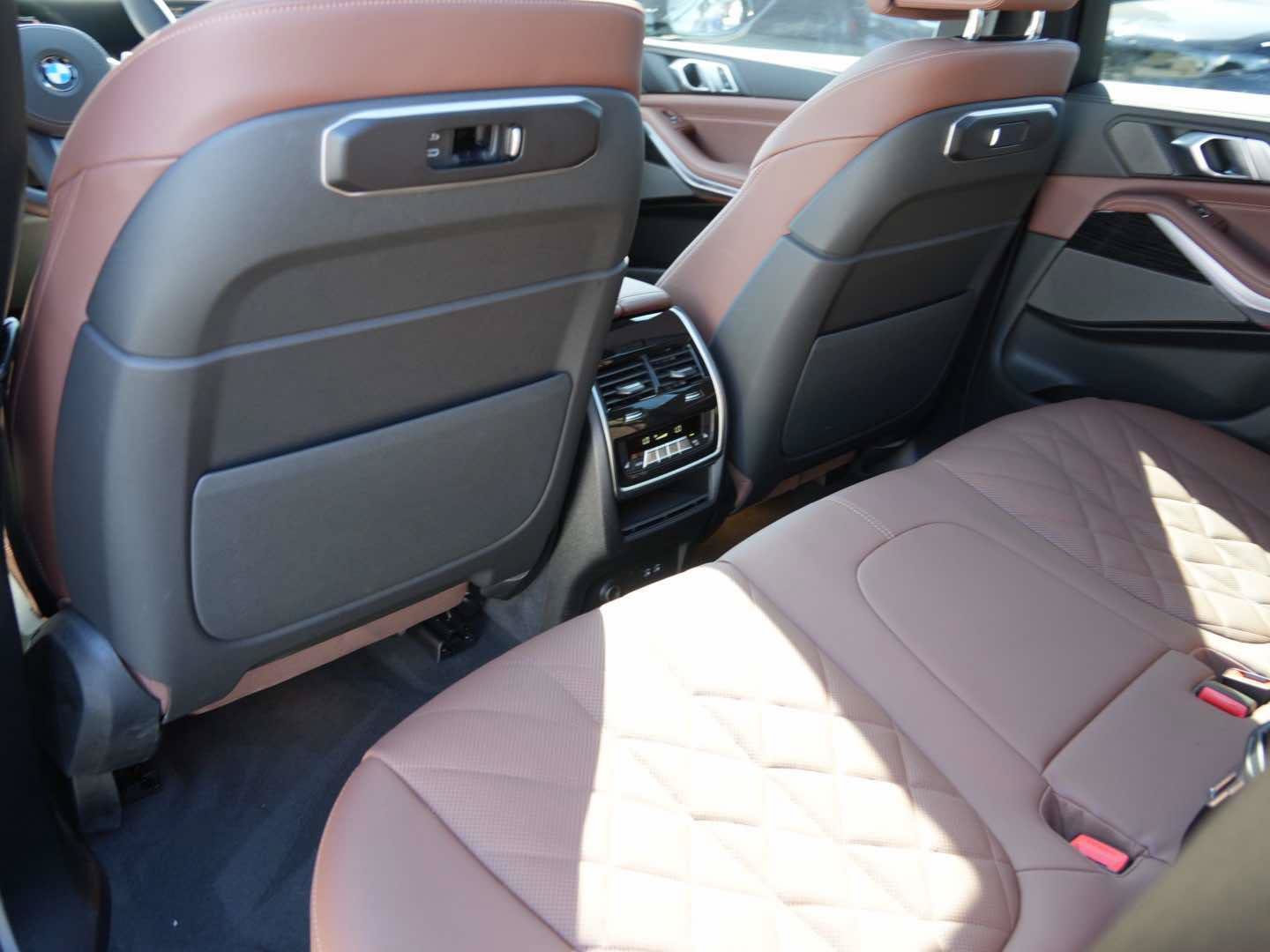 Used 2026 BMW X5 xDrive40i w/ M Sport Package AWD/4WD image 10