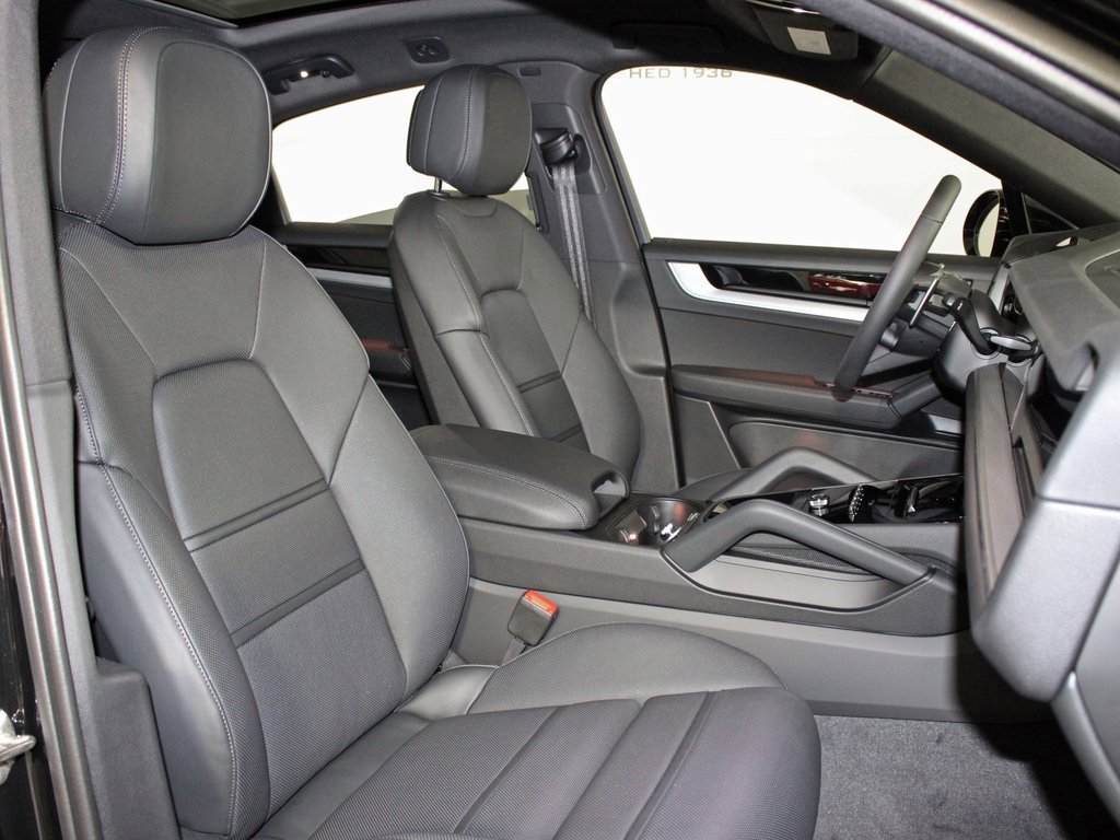 New 2026 Porsche Cayenne Coupe image 37