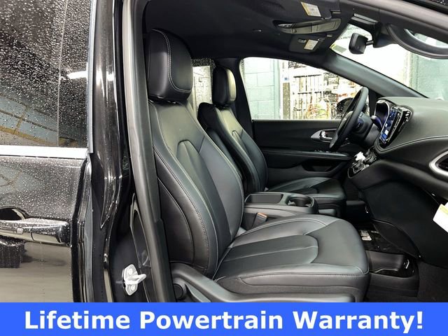 New 2026 Chrysler Pacifica Select image 19