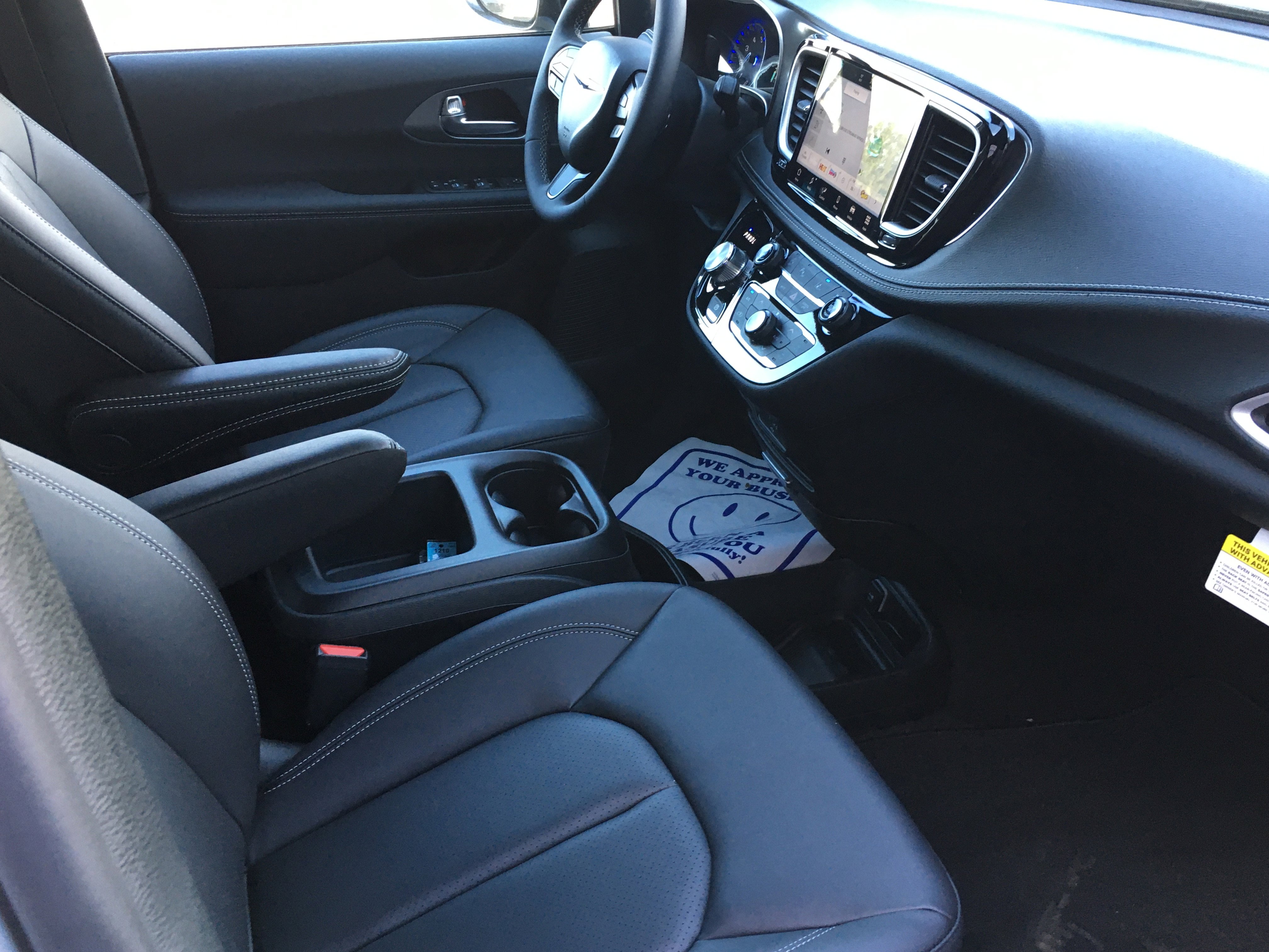 New 2026 Chrysler Pacifica Select w/ S Appearance Package image 24