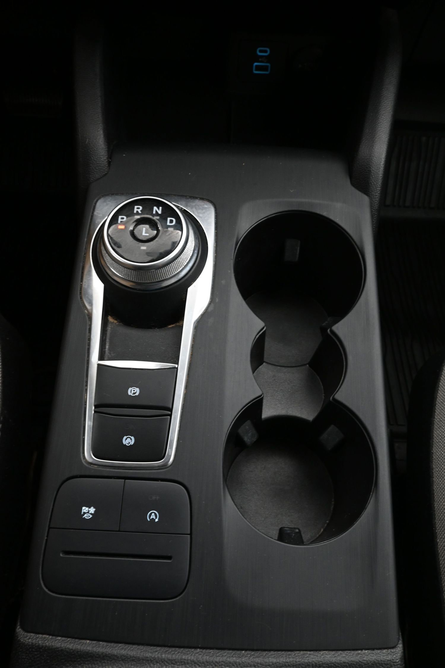 Used 2022 Ford Escape SE w/ SE Sport Appearance Package image 18