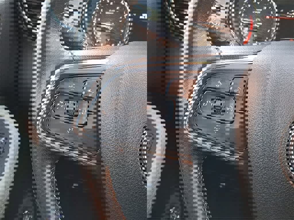 Used 2021 Buick Encore GX Select image 18