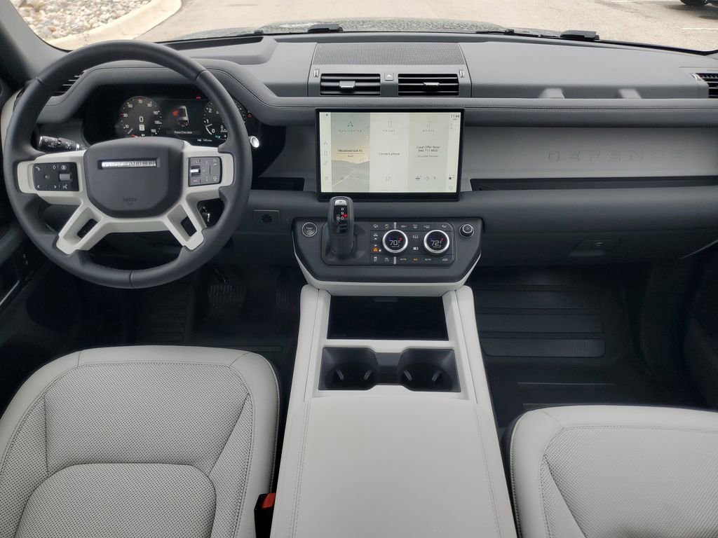 Certified 2025 Land Rover Defender 130 X-Dynamic SE AWD/4WD image 25
