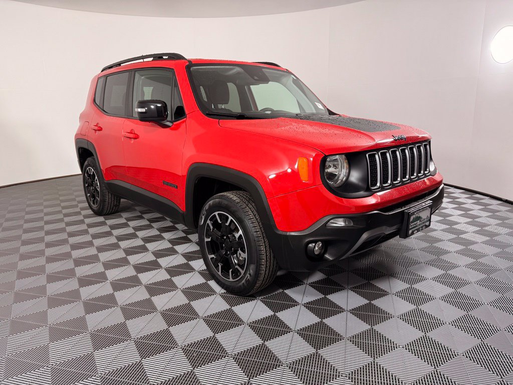 Used 2023 Jeep Renegade Latitude AWD/4WD image 5