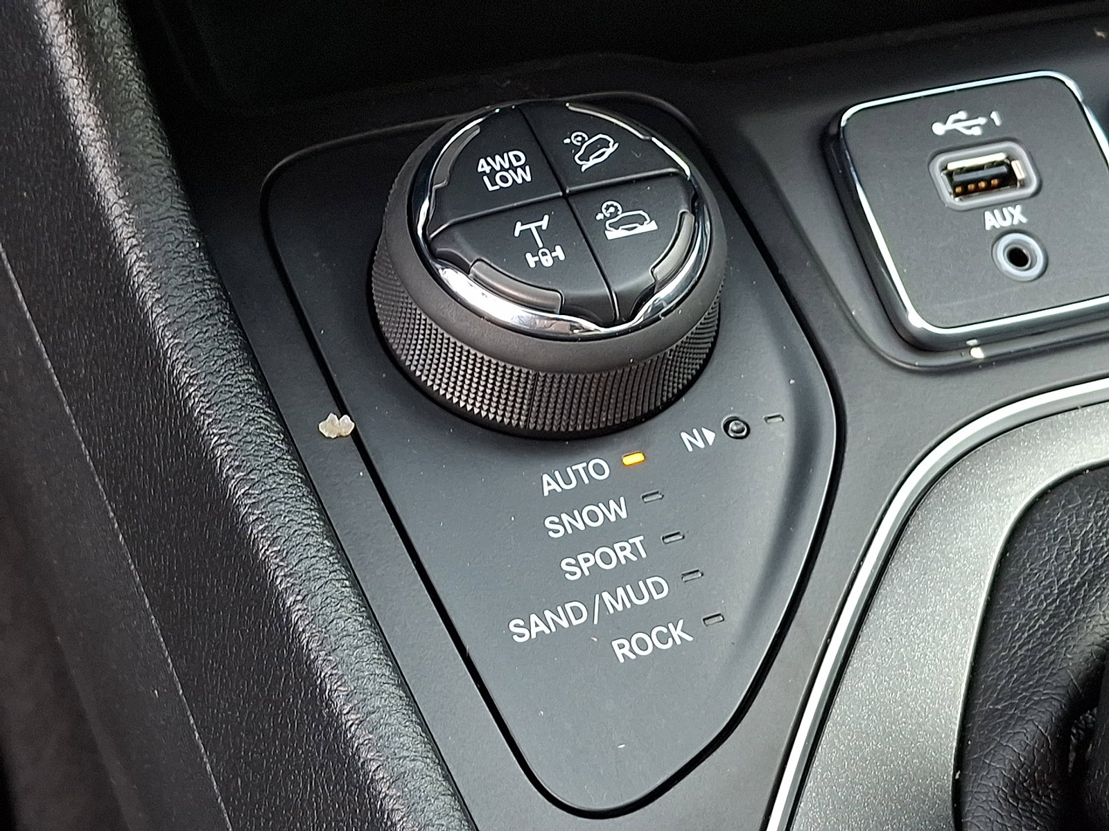 Certified 2022 Jeep Cherokee Trailhawk w/ Premium Leather Package image 26