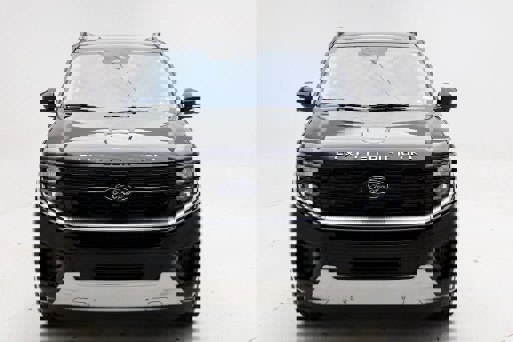 Used 2025 Ford Expedition Platinum image 4